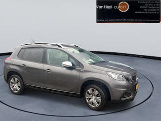 Peugeot 2008 1.2 Allure 6 MND GAR CLIMA NAVI TREKH LMV PDC