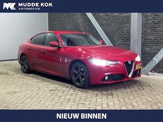 Alfa Romeo Giulia 2.0T Super | Trekhaak | Camera | Leder | Keyless | Getint Glas | 18 Inch