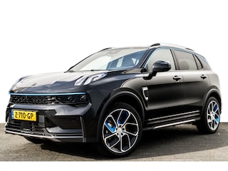 Lynk & Co 01 1.5 Plug-in Hybrid 262 Pk I Zwarte Hemel I Panoramadak I 75 km Elektrisch I 360 Camera I Infinity Audio I Full Map Navi I Carplay I 20 inch. LMV l 1e eigenaar