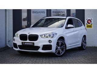 BMW X1 SDrive20i M Sport Shadowline CAMERA-CLIMA-CRUISE-FULL LED-HEADUP-LEDER-NAVIGATIE-PANORAMA-STOELVERWARMING-TREKHAAK