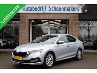 Skoda Octavia 1.0 e-TSI Business Edition Plus STOELVERW. SFEERVERL. CARPLAY CAMERA DIGITAL-DASH ACC DAB LANE-ASSIST 2XPDC 17''LMV