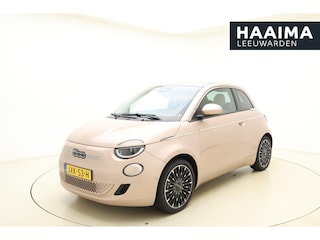 Fiat 500 3+1 La Prima 42 kWh NIEUW! | € 9.500 KORTING | Navigatie | Parkeersensoren voor en achter | Camera | Keyless | Lichtmetalen velgen