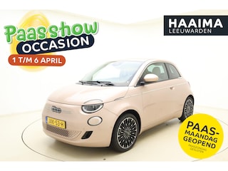 Fiat 500 3+1 La Prima 42 kWh NIEUW! | € 9.500 KORTING | Navigatie | Parkeersensoren voor en achter | Camera | Keyless | Lichtmetalen velgen