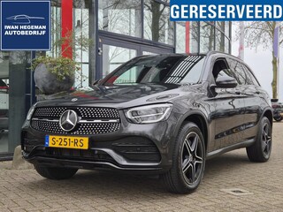 Mercedes-Benz GLC 300e 4MATIC Premium Plus | Wegkl. Trekhaak | Panoramadak | Navigatie | PDC + Camera | ECC | LM velgen