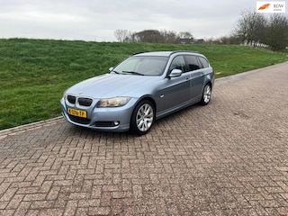 BMW 3-serie Touring 325i Luxury Line Pano Schuif/Kanteldak Airco Cruise Pdc Stoelverwarming Dealer Onderhouden 1e Eigenaar