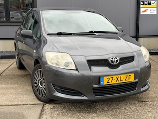 Toyota Auris 1.4-16V Terra