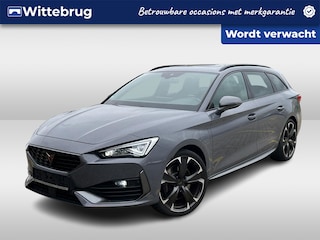 Cupra Leon 1.4 e-Hybrid 245pk Performance DSG Automaat Panoramadak / 19"LM velgen / Apple CarPlay / Achteruitrijcamera / Navigatie