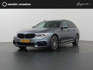 BMW 5-serie Touring 520i High Executive Edition | M-Pakket | Exclusief Lederen Bekleding | HUD | Panoramadak | Harman/Kardon | Ele. verstelbare stoelen + Geheugen | Camera | Sfeerverlichting | Trekhaak |