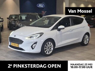Ford Fiesta 1.0 EcoBoost Titanium | Trekhaak | Camera | Elektrische ramen | Parkeersensoren voor & achter | LMV |