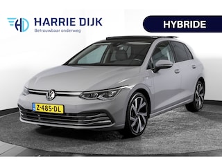 Volkswagen Golf 1.4 eHybrid Style | S/K-Panodak | Elek. Trekhaak | Dig. Cockpit | Adapt. Cruise | Stoel-+Stuurverw. | PDC | Camera | NAV + App. Connect | ECC | LM 18" |