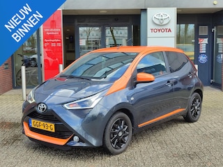Toyota Aygo X-JBL 5-DEURS CLIMA APPLE/ANDROID JBL-AUDIO CAMERA LED LM-VELGEN BLUETOOTH PRIVACY GLASS