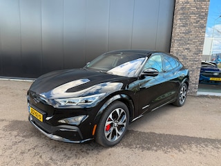 Ford Mustang Mach-E Extended First Edition AWD 98 kWh Panorama, Navi, Winter pack BOMVOL!