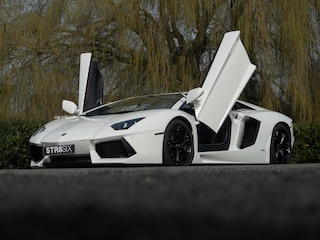 Lamborghini Aventador LP700-4 6.5 V12 (2012) 700 PK | Bianco Isis | Capristo Exhaust | 4.960 km | Lift | CarPlay | Collector Spec