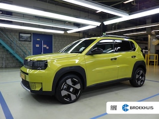 Fiat Grande Panda La Prima 11 kW 44 kWh 8 Jaar Garantie! | Stuur/Stoelverwarming | Navigatie | Achteruitrijcamera | Voorruitverwarming | Climate Control | !!