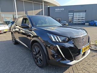 Peugeot 2008 EV GT Pack 50 kWh 3 Fase | Schuif-/Kanteldak | Adaptive Cruise | Leder | Alcantara | Dodehoek-Detectie | Keyless-Entry |