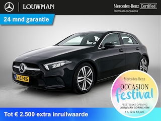 Mercedes-Benz A-klasse 160 Business Solution Luxury Ledkoplampen | Sfeerverlichting | Parkeerpakket met achteruitrijcamera | Stoelverwarming | Lederlook ARTICO. Inclusief 24 maanden Mercedes-Benz Certified garantie voor Europa.