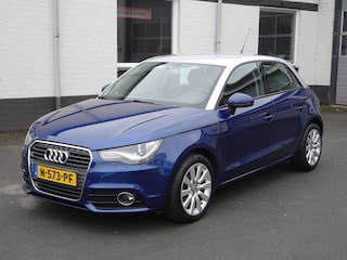 Audi A1 Sportback 1.4 TFSI Attraction Airco, cruise controle, navigatie, stoel verwarming, parkeersensoren, licht metalen velgen, automaat, enz.