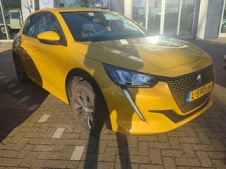 Peugeot 208 EV Allure Pack 50 kWh 3 Fase 11kW | Navigatie | Achteruitrijcamera | Keyless-Start | Full-LED | Getint Glas | !!