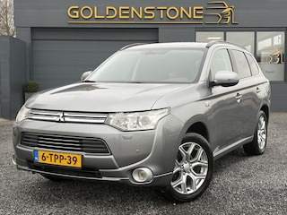 Mitsubishi Outlander 2.0 PHEV instyle 2e Eigenaar,Trekhaak,Navi,Camera,Clima,Cruise,Stoelverwarming,Schuifdak,Keyless,Leder,Lm velgen,Apk tot 04-2027
