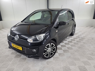 Volkswagen Up 1.0 high up! Zwarte dakhemel, Pdc, Navigatie