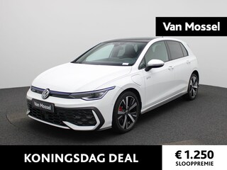 Volkswagen Golf 1.5 eHybrid GTE 272 PK| Panoramadak | Head-Updisplay | 360 Camera | 18 Inch Velgen | Navigatie