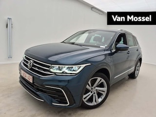 Volkswagen Tiguan 1.4 TSI eHybrid R-Line Business+ 245 PK | Trekhaak | Dealeronderhouden | Navigatie | Achteruitrijcamera | Achterklep Elektrisch | Climatronic ( 3 zones ) | 19 Inch Velgen | Black Style | Parkeersensoren
