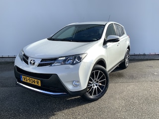 Toyota RAV4 2.2 D-4D Dynamic 4X4 Grijs Kenteken Airco Navi Cruise Camera Trekhaak 2000 kg Euro 5