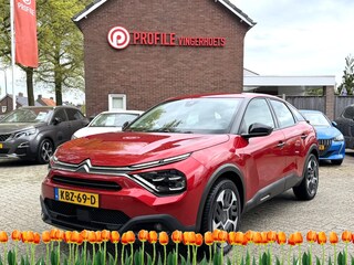 Citroën C4 Benzine 130 Pk *** Hele Mooie *** * Navigatie * Achteruitrij Camera * Climate & Cruise Control * Apple Carplay / Android Auto * Vingerhoets; Vierde Generatie Eersteklas Service. Al meer dan 100 jaar een begrip in de Brabantse Kempen.