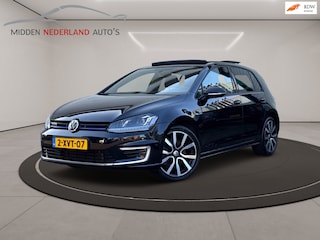 Volkswagen Golf 1.4 TSI GTE Highline * PANORAMA * VOL LEDER * NL AUTO * CAMERA *