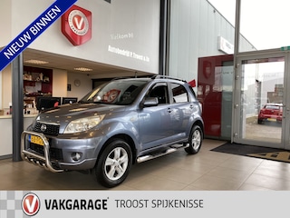 Daihatsu Terios 1.5 2WD Trophy,Climatecontrol,Elektrischpakket,Pushbar,Treeplankset,Wielkoffer,Dakrail,Radio-Cd/Mp3 Speler,16 Inch Lmv