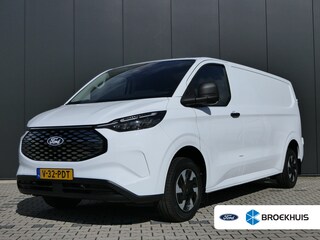 Ford Transit Custom 320 L2H1 Trend 65 kWh | 2300kg Trekgewicht | Lengte 2! | Camera | Stoelverwarming | Verwarmde Voorruit | CarPlay/Android Auto