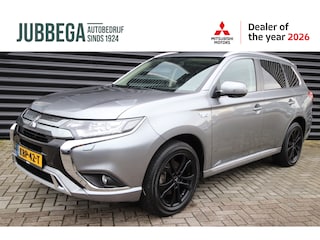 Mitsubishi Outlander 2.4 PHEV Intense één van de allerlaatste uit deze serie Outlanders! Navigatie, stoelverwarming