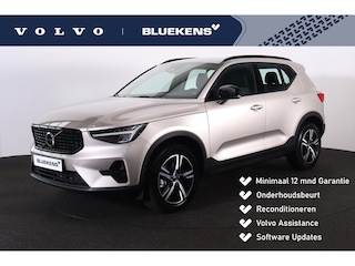 Volvo XC40 B4 Plus Dark - IntelliSafe Assist & Surround - Harman/Kardon audio - Parkeercamera achter - Verwarmde voorstoelen & stuur - Parkeersensoren voor & achter - Elektr. bedienb. voorstoelen met links geheugen - Draadloze tel. lader - Elektr. inklapbare trekhaak - 18' LMV