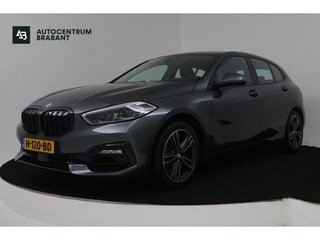 BMW 118i High Executive Edition (NAVIGATIE, PARKEERSENSOREN, STOELVERWARMING, LEDER, SPORTSTOELEN, LED)