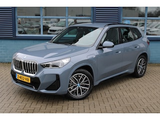 BMW X1 xDrive30e 326PK M-Pakket | Head-up Display | 360-Graden camera met Parkeerassistent | Innovation Pack | Keyless Entry