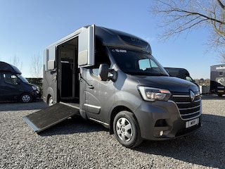 Renault Master PAARDENWAGEN | HORSETRUCK | STX | STALLION 3XL | 2022 | HENGST | 3-SEAT | 165PK | MANUEL | MARGE | BELGISCH KENTEKEN