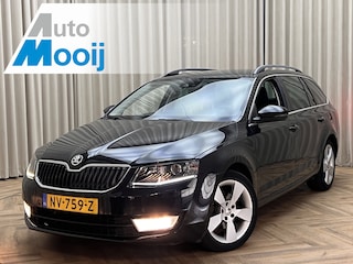 Skoda Octavia Combi 2.0 TDI *Standkachel* / Stoelverwarming / Cruise / Trekhaak / Xenon / Lane Assist / Canton Premium Audio / PDC / 17" LMV