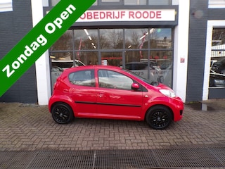 Peugeot 107 1.0-12V Sublime NIEUWE APK,AIRCO,CAMERA !! ""ZONDAG OPEN ""