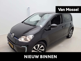 Volkswagen Up Style 83 PK| Dealeronderhouden | Achteruitrijcamera | Stoelverwarming | Climatronic | Parkeersensoren Achter | 15 Inch Velgen