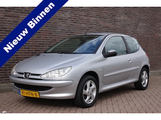 Peugeot 206 1.4 Génération, 3 deurs, airco, sportvelgen, zeer nette auto!