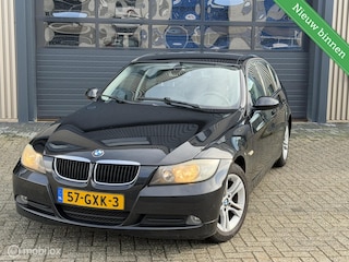 BMW 318i Business Line | Sensoren | Cruise | NAP