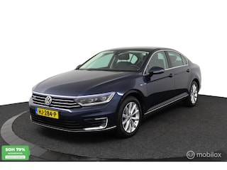 Volkswagen Passat Sedan 1.4 TSI GTE Highline 218 PK Plug-in hybride | Elec. stoelen met verwarming | Trekhaak afneembaar | Adaptieve cruise controle | PDC | 17LMV | DEALER-STAAT