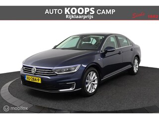 Volkswagen Passat Sedan 1.4 TSI GTE Highline 218 PK Plug-in hybride | Elec. stoelen met verwarming | Trekhaak afneembaar | Adaptieve cruise controle | PDC | 17LMV | DEALER-STAAT
