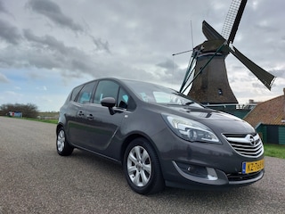 Opel Meriva 1.4 Turbo Blitz. TREKHAAK. LEDEREN BEKLEDING. STOEL VERWARMING!!!