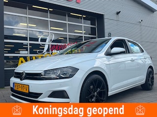 Volkswagen Polo 1.0 Trendline - Navigatie I Airco I PDC I LED I Nwe Sport velgen 18 inch I Veiligheid pakket I Trekhaak