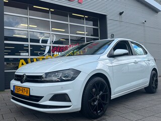 Volkswagen Polo 1.0 Trendline - Navigatie I Airco I PDC I LED I Nwe Sport velgen 18 inch I Veiligheid pakket I Trekhaak