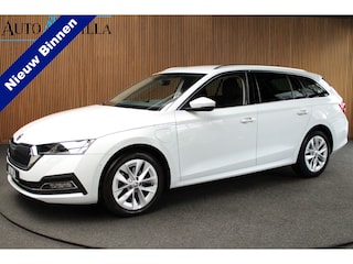 Skoda Octavia Combi 1.4 TSI iV PHEV HUD Leder Memory Camera ACC Stuurverwarming Ambient Keyless Virtual