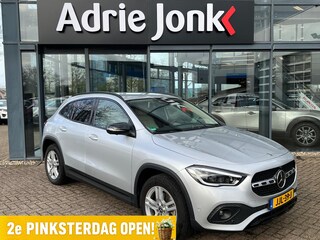Mercedes-Benz GLA 250 e AMG Line AUTOMAAT | TREKHAAK | HYBRIDE | PARKEER ASSISTENT | 360gr CAMERA | WIDE SCREEN | CREME LEATHER PACK INTERIEUR | UNIEKE AUTO | LAGE KM STAND 53.801km |