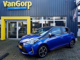 Toyota Yaris 1.5 Hybrid Bi-Tone Plus All-in prijs!