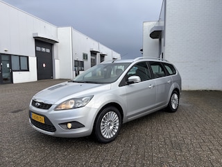 Ford Focus Wagon 1.8-16V Limited 125 PK. Zeer betrouwbare en fijn rijdende auto !!! Motor heeft ketting dus vrij van onderhoud !!